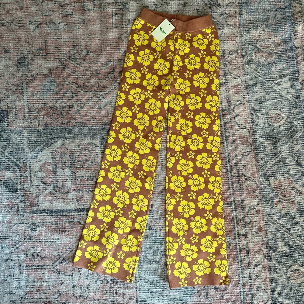 Holiday The Label HAPPY HIBISCUS KNIT PANTS in Tan